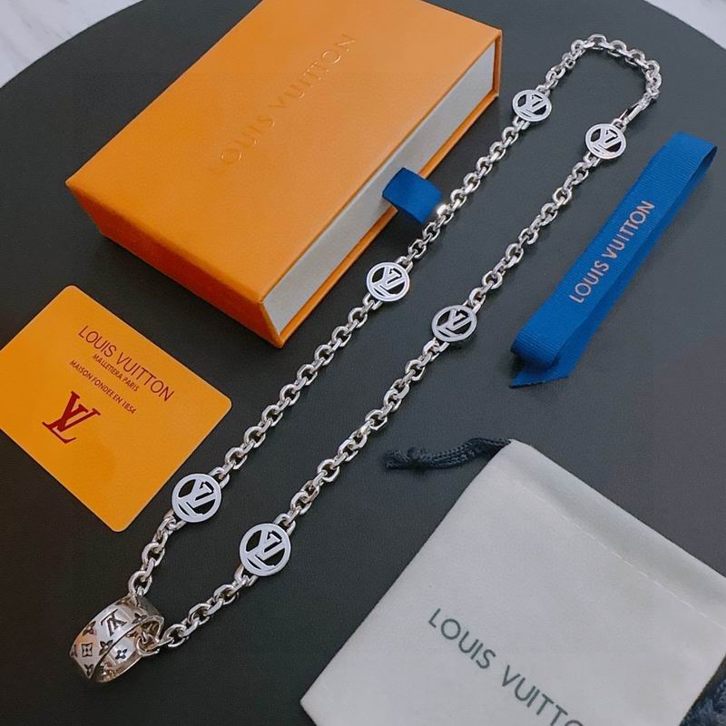 LV Necklace 05yxh94